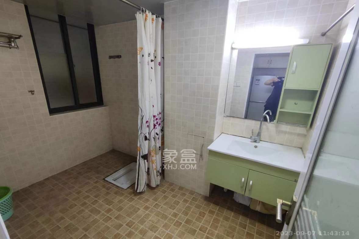 新时代广场  3室2厅1卫   2500.00元/月室内图