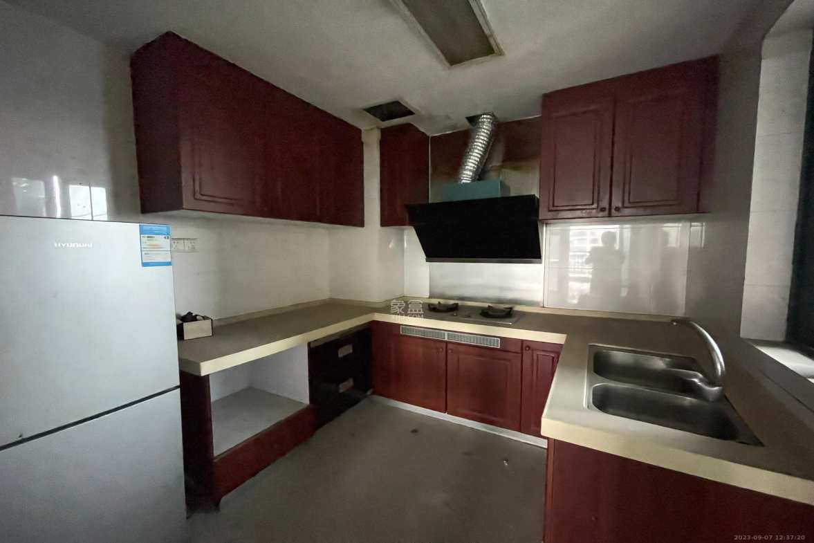 恒大绿洲  3室2厅1卫    2600.0元/月室内图