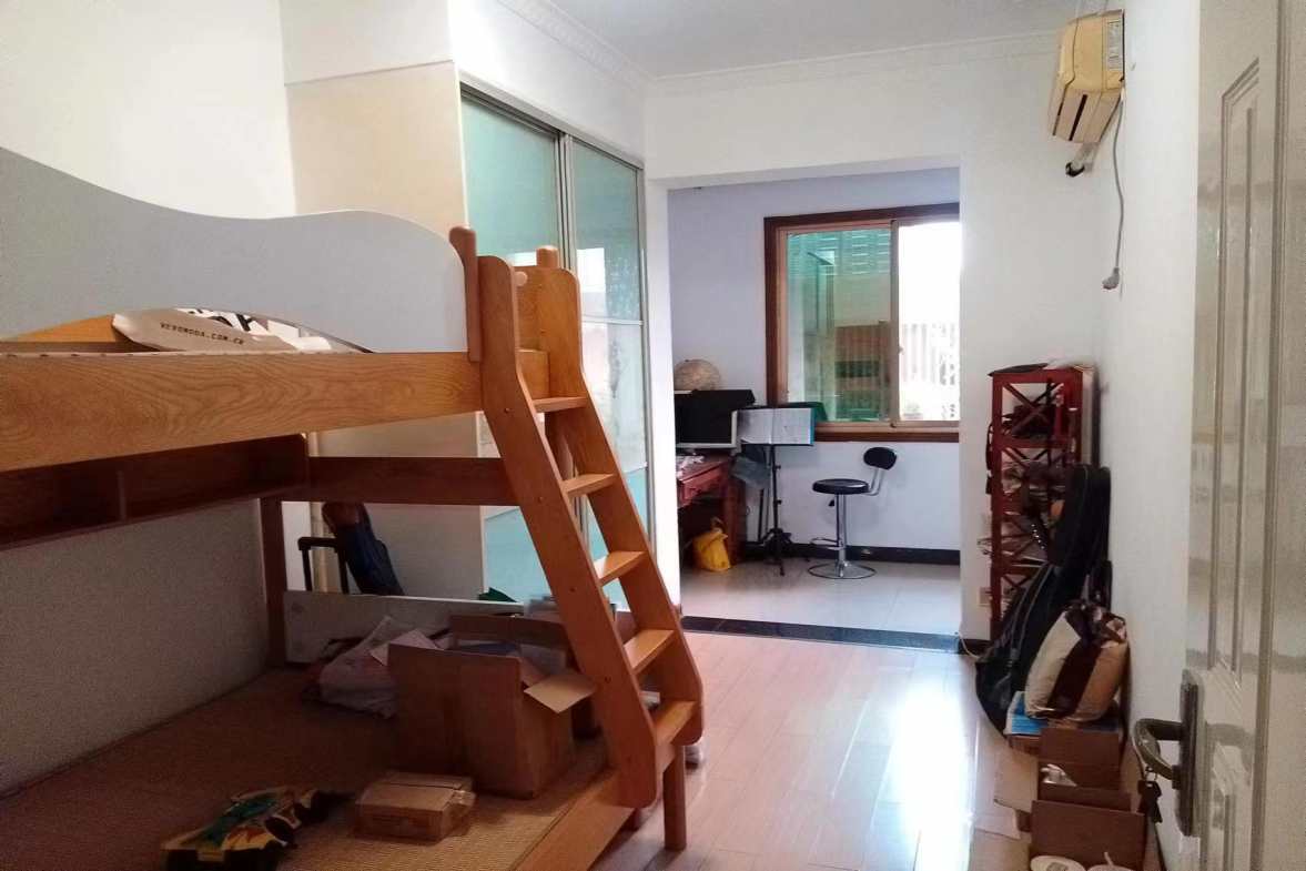 名牌大厦  5室2厅2卫   2500.00元/月室内图
