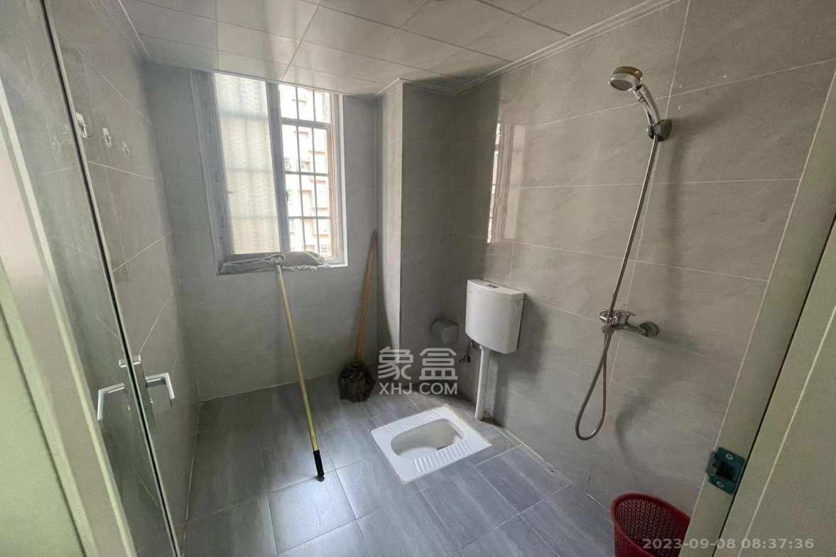 东门尚苑  3室2厅2卫    2000.0元/月室内图