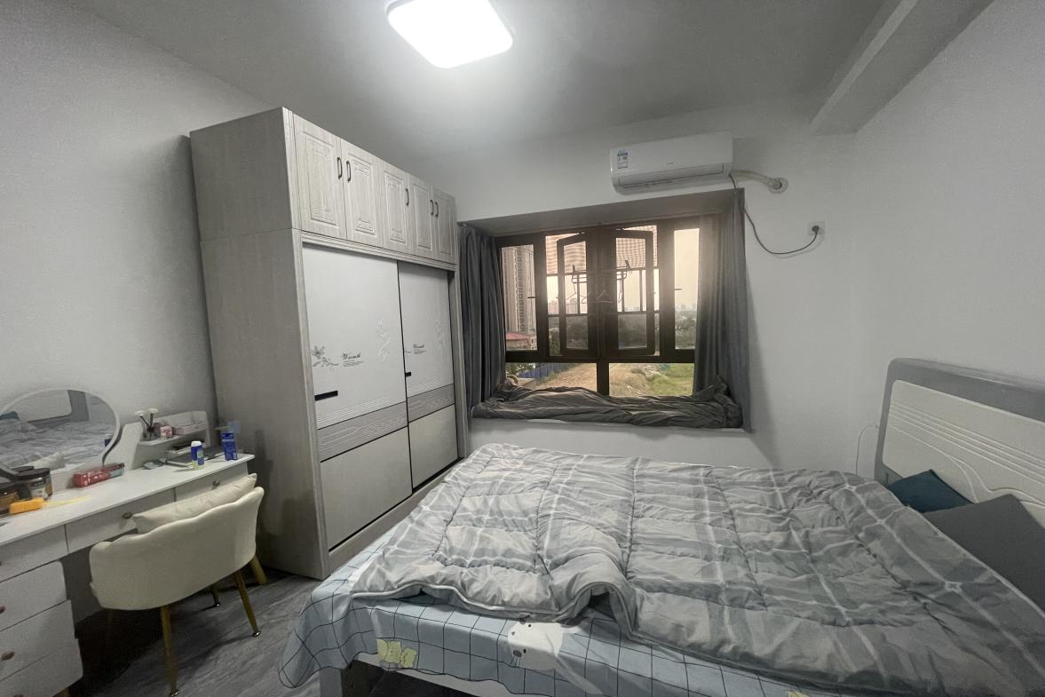 恒大绿洲  1室1厅1卫    1300.0元/月室内图