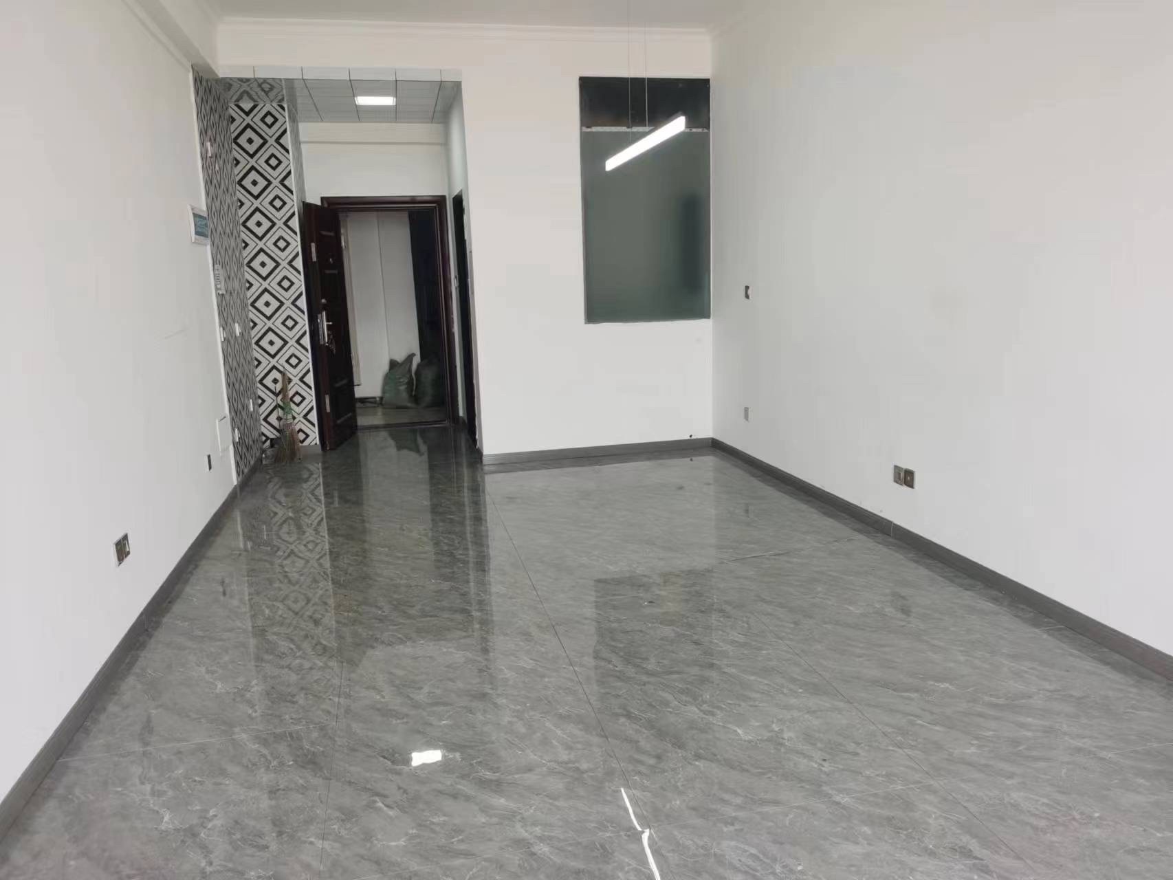 恒隆国际  1室1厅1卫    22.8万