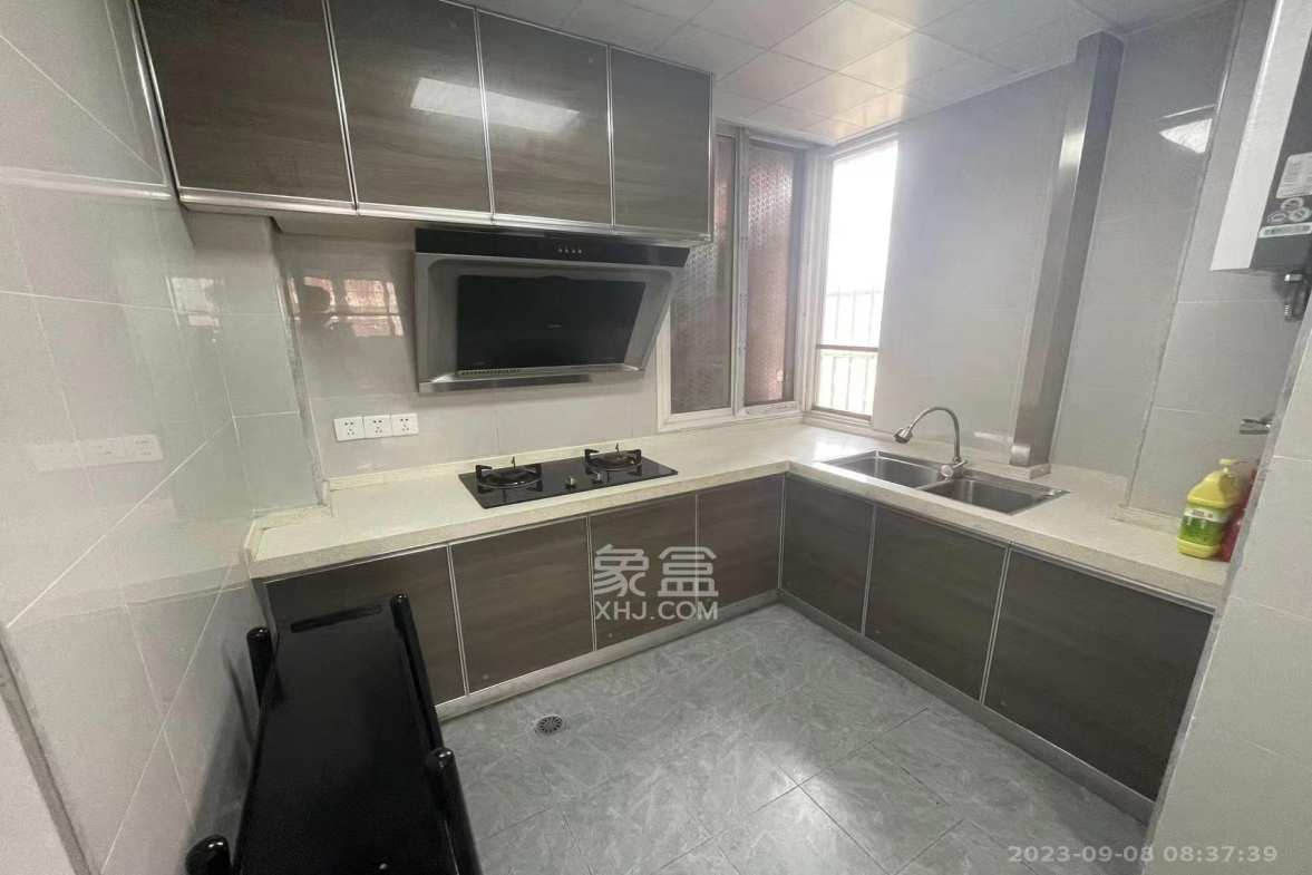 东门尚苑  3室2厅2卫    2000.0元/月室内图