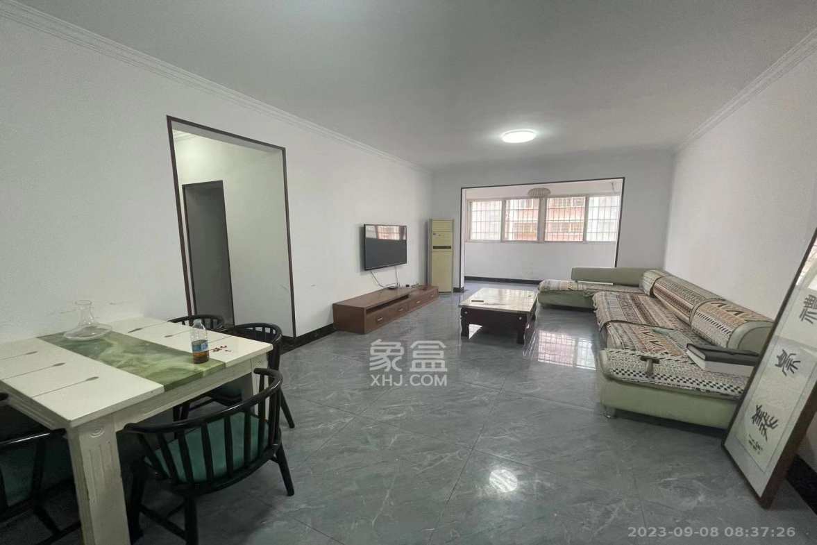 东门尚苑  3室2厅2卫    2000.0元/月室内图1