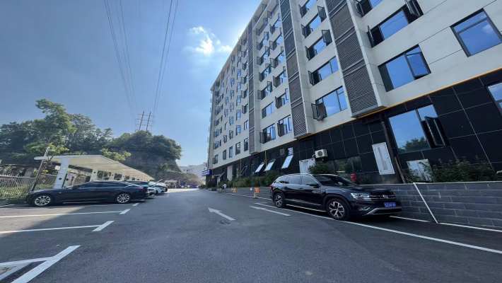 窑塘村综合楼室内图2