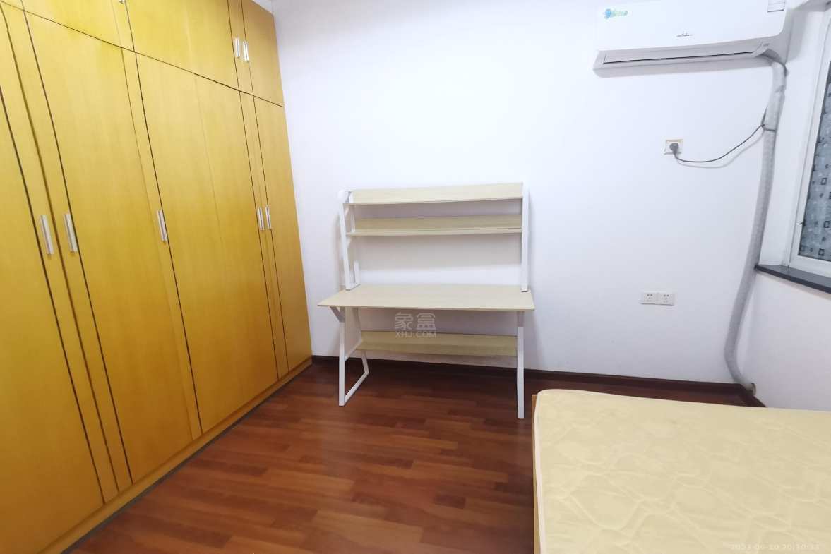 泉塘湾二期  3室2厅1卫   1200.00元/月室内图