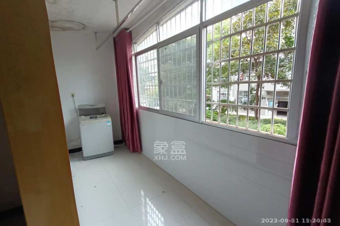 湘水栗园 3室2厅1卫 1800.0元/月 湘水栗园 3室2厅1卫 1800.0元/月室内图