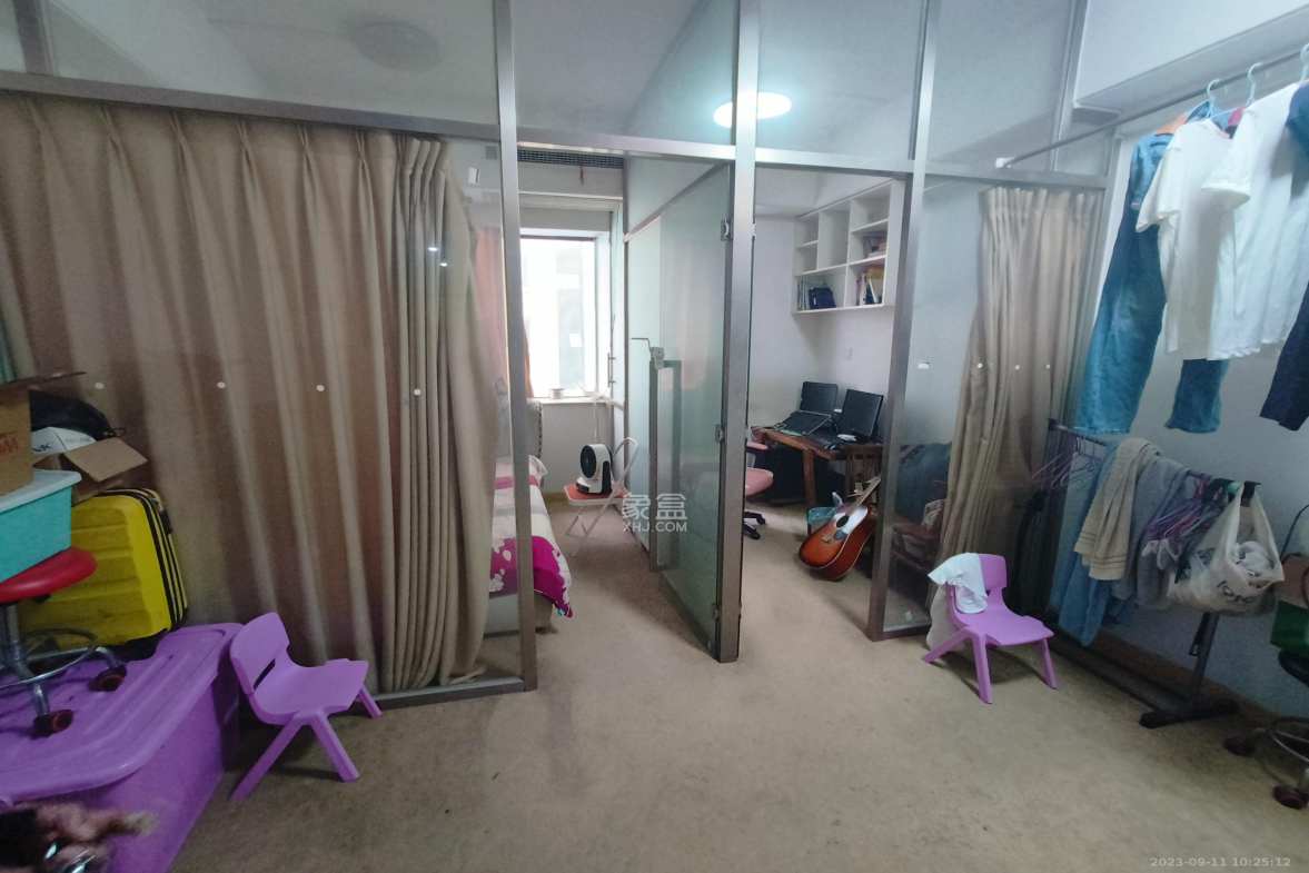 嘉斯茂购物广场(国中星城) 1室1厅1卫 1300.0元/月 嘉斯茂购物广场(国中星城) 1室1厅1卫 1300.0元/月室内图