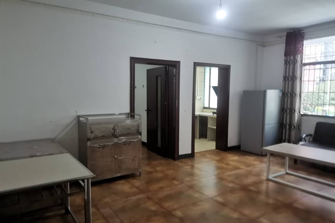 廖家安置小区 2室1厅1卫 800.0元/月 廖家安置小区 2室1厅1卫 800.0元/月室内图