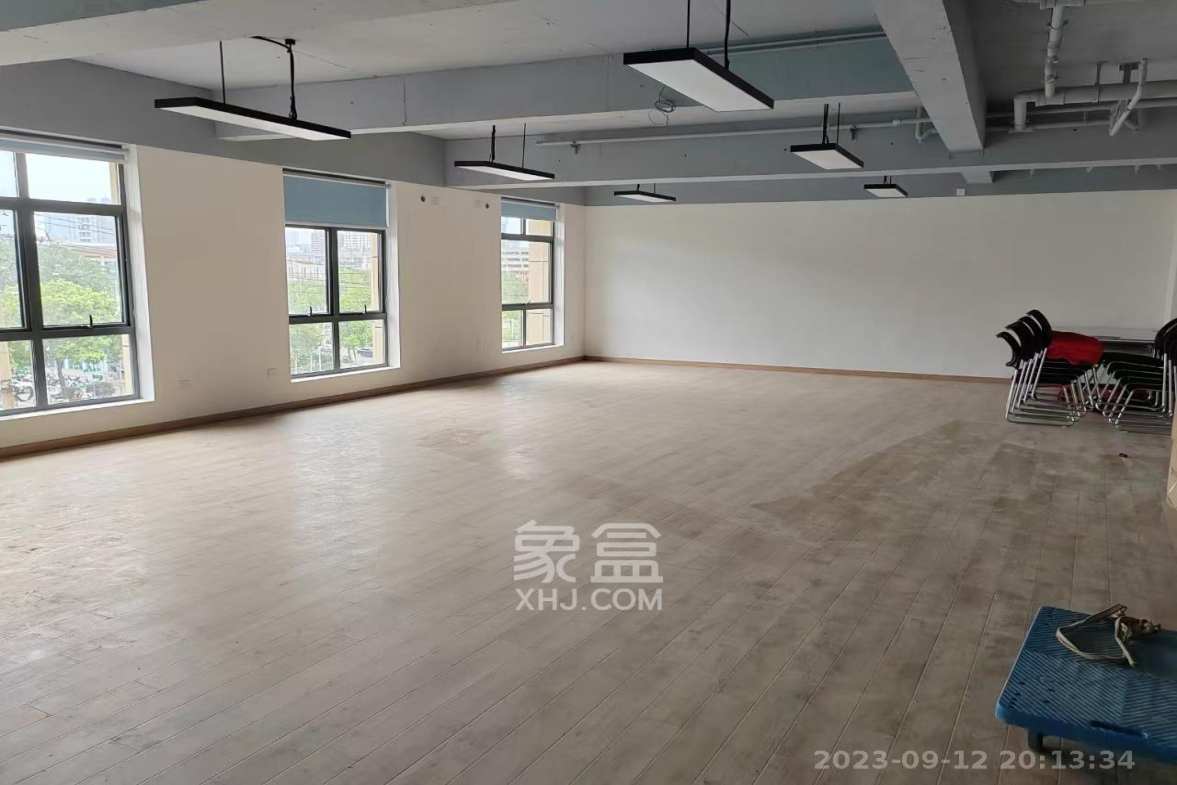 101公馆  4室2厅1卫    7500.0元/月 101公馆  4室2厅1卫    7500.0元/月室内图1