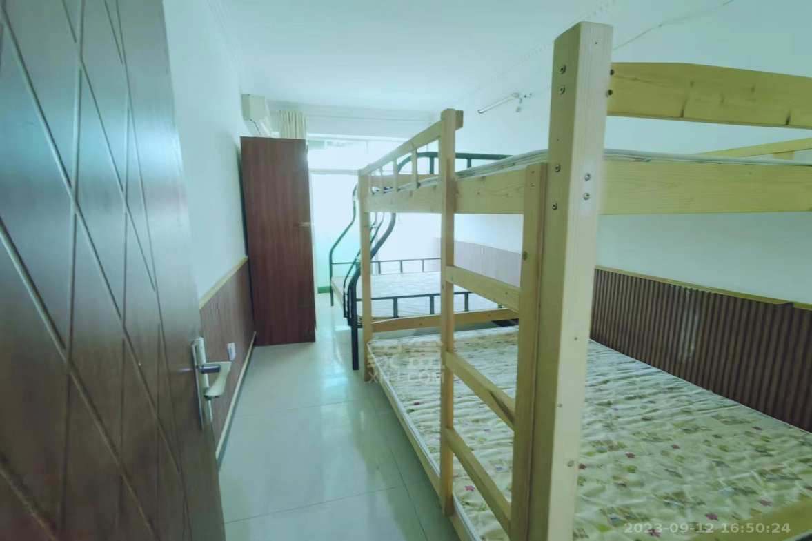 亚都花园 7室2厅3卫 2600.0元/月 亚都花园 7室2厅3卫 2600.0元/月室内图