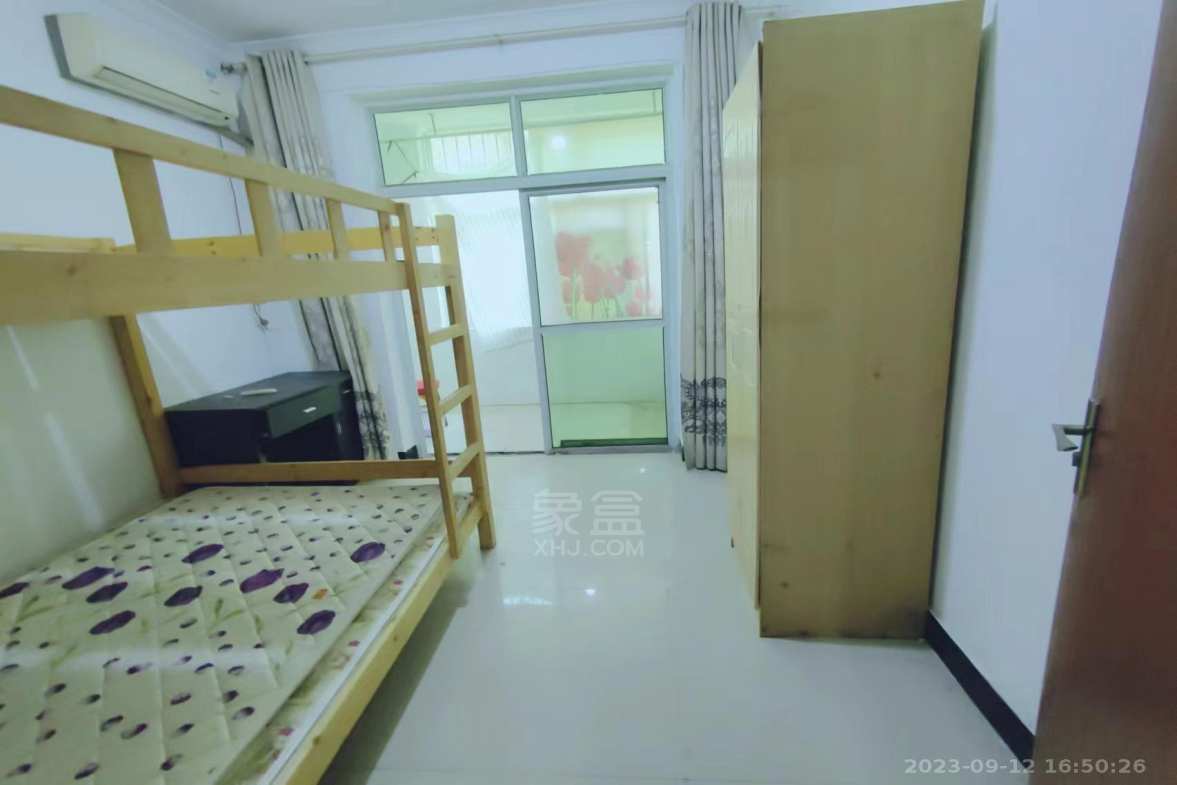 亚都花园 7室2厅3卫 2600.0元/月 亚都花园 7室2厅3卫 2600.0元/月室内图