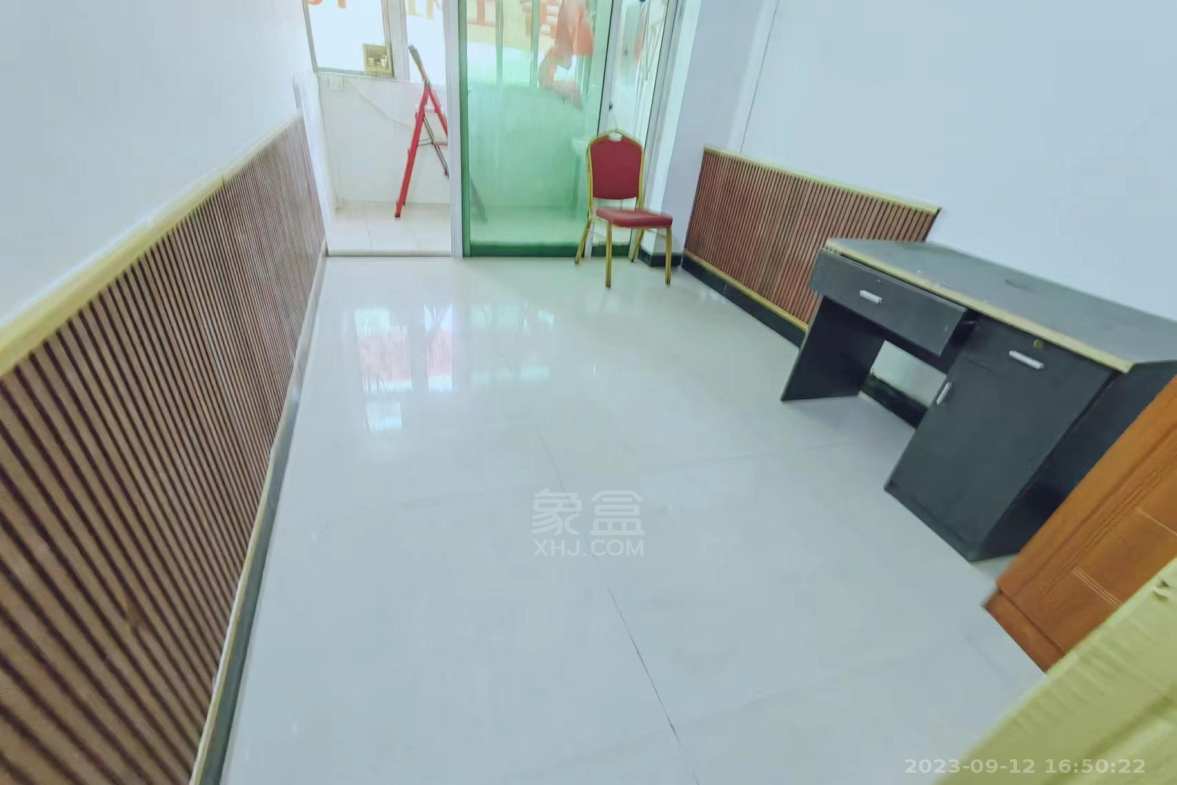 亚都花园 7室2厅3卫 2600.0元/月 亚都花园 7室2厅3卫 2600.0元/月室内图