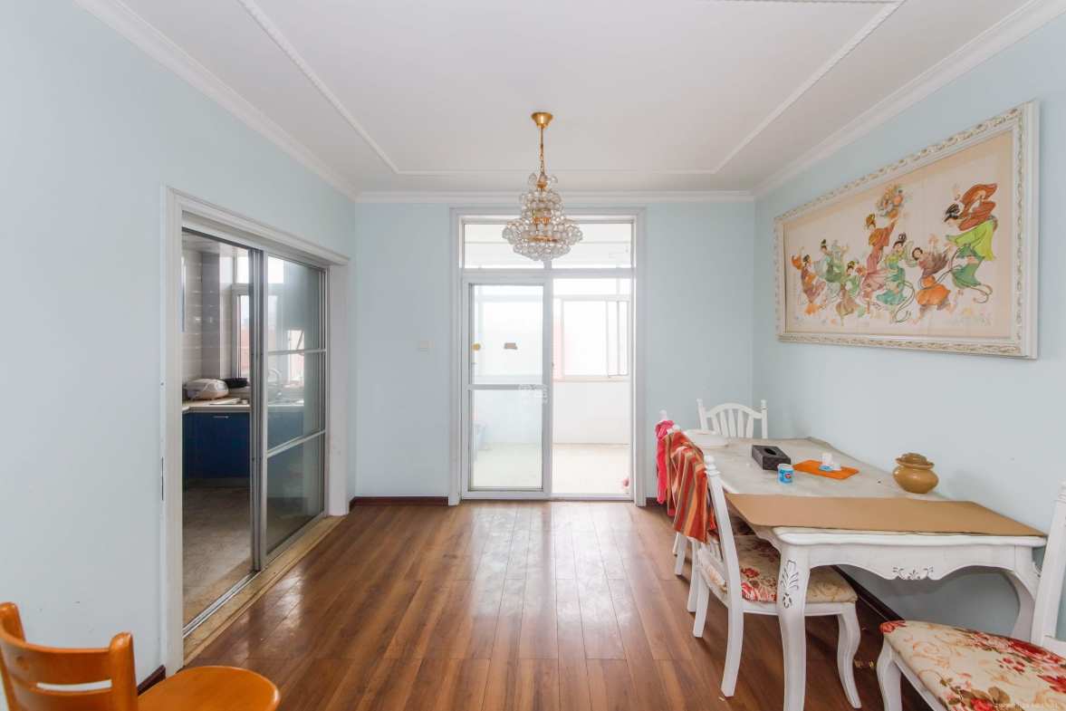 山水英伦  4室2厅2卫    2600.0元/月室内图