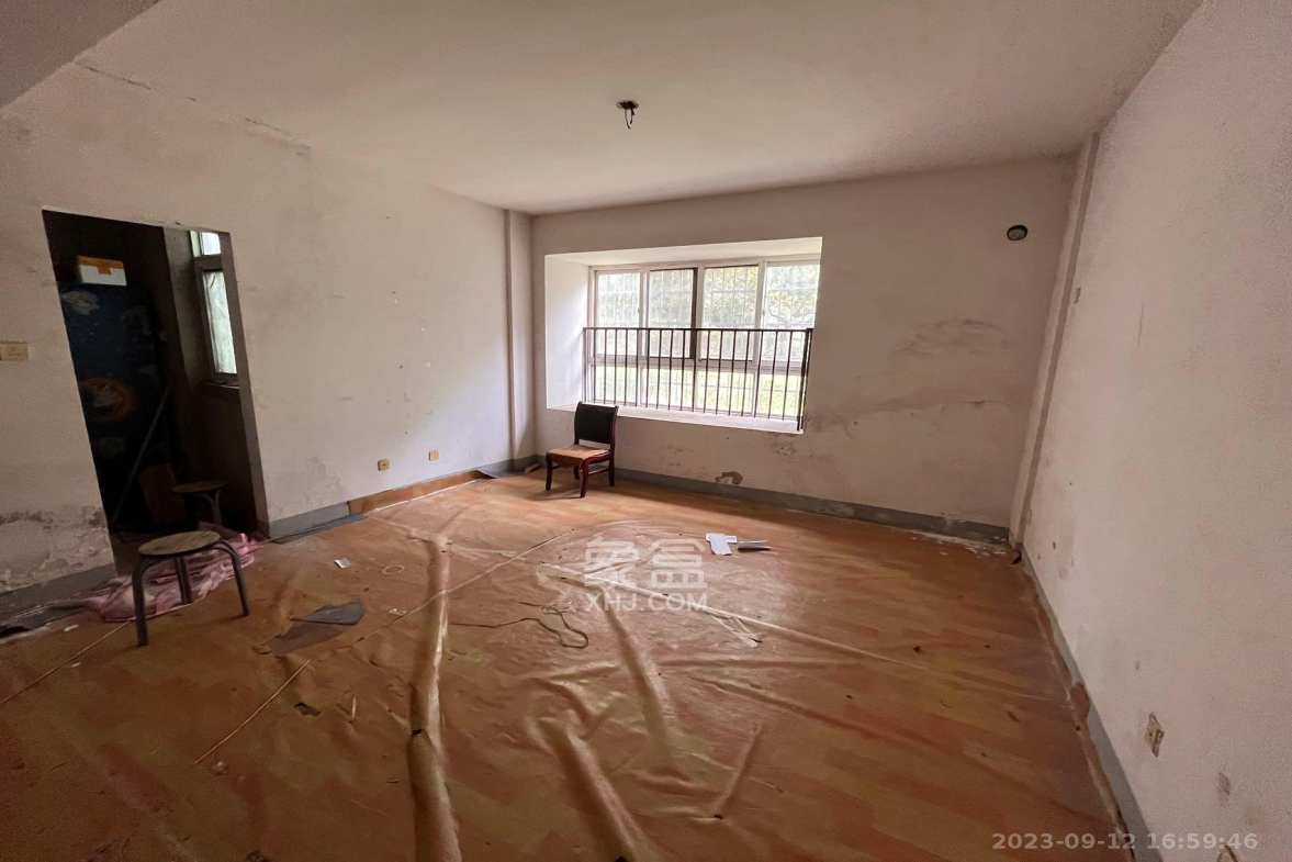 嘉盛华庭（一期、二期、三期）  3室2厅1卫    2800.0元/月室内图1