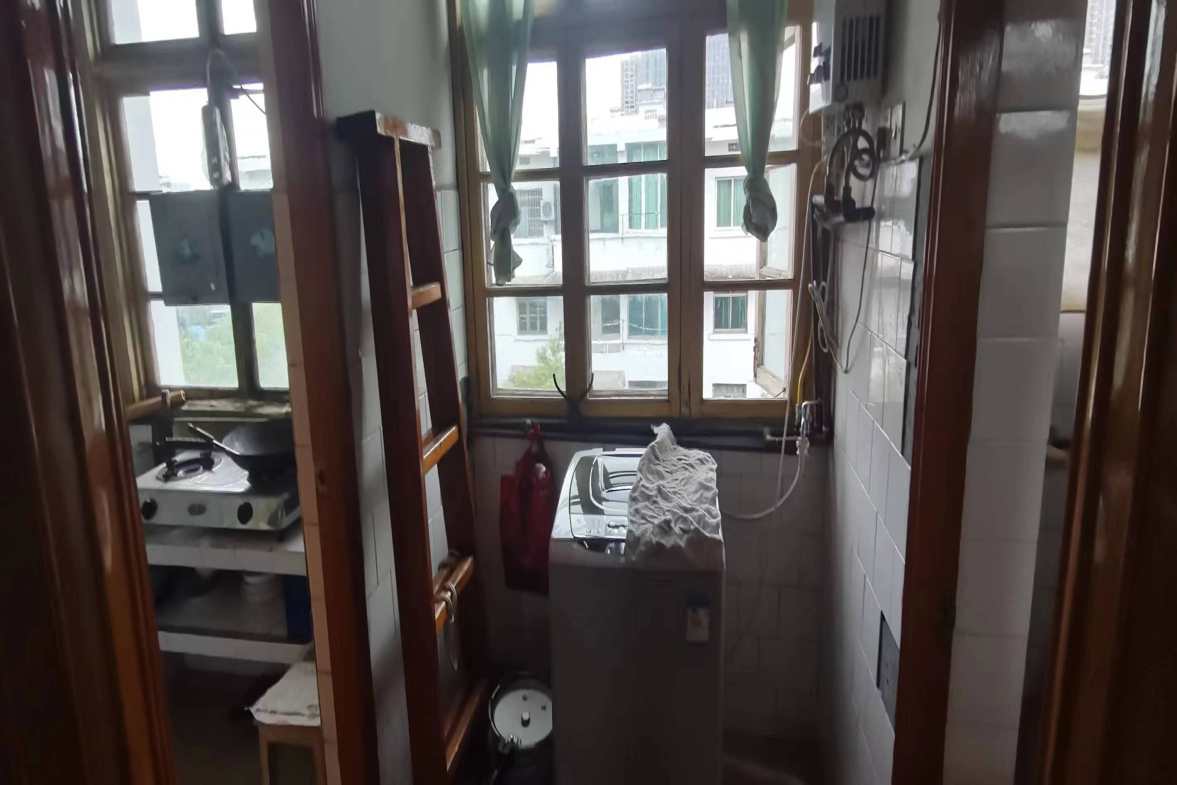 418家属区 2室1厅1卫 29.8万 418家属区 2室1厅1卫 29.8万客厅