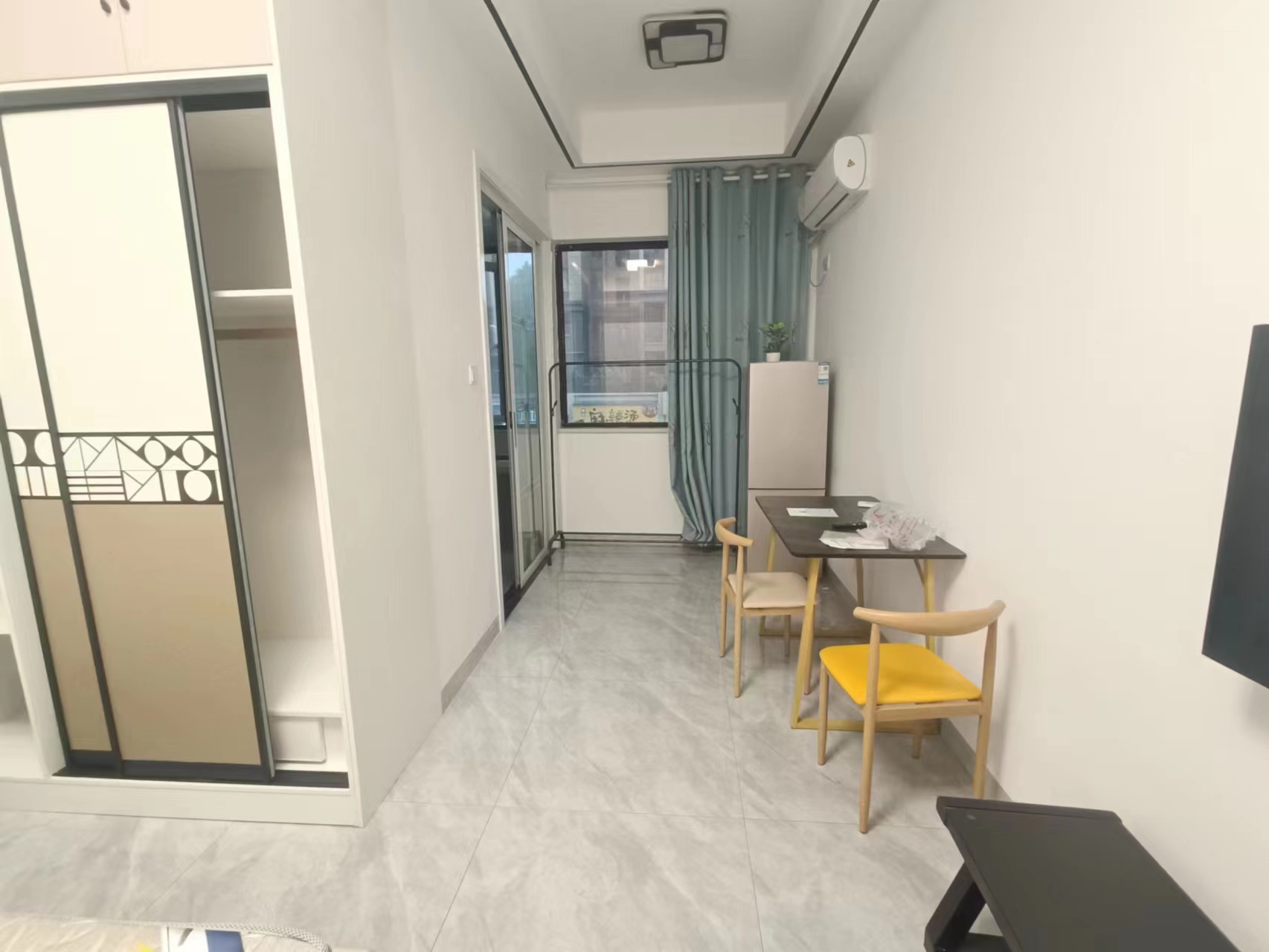 保利香槟国际  1室1厅1卫    1480.0元/月