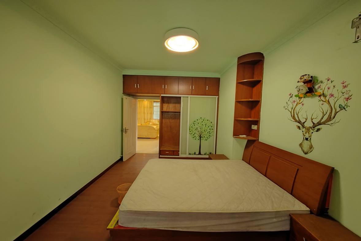 娄底市政湘中大道家属院  3室2厅2卫    69.8万客厅