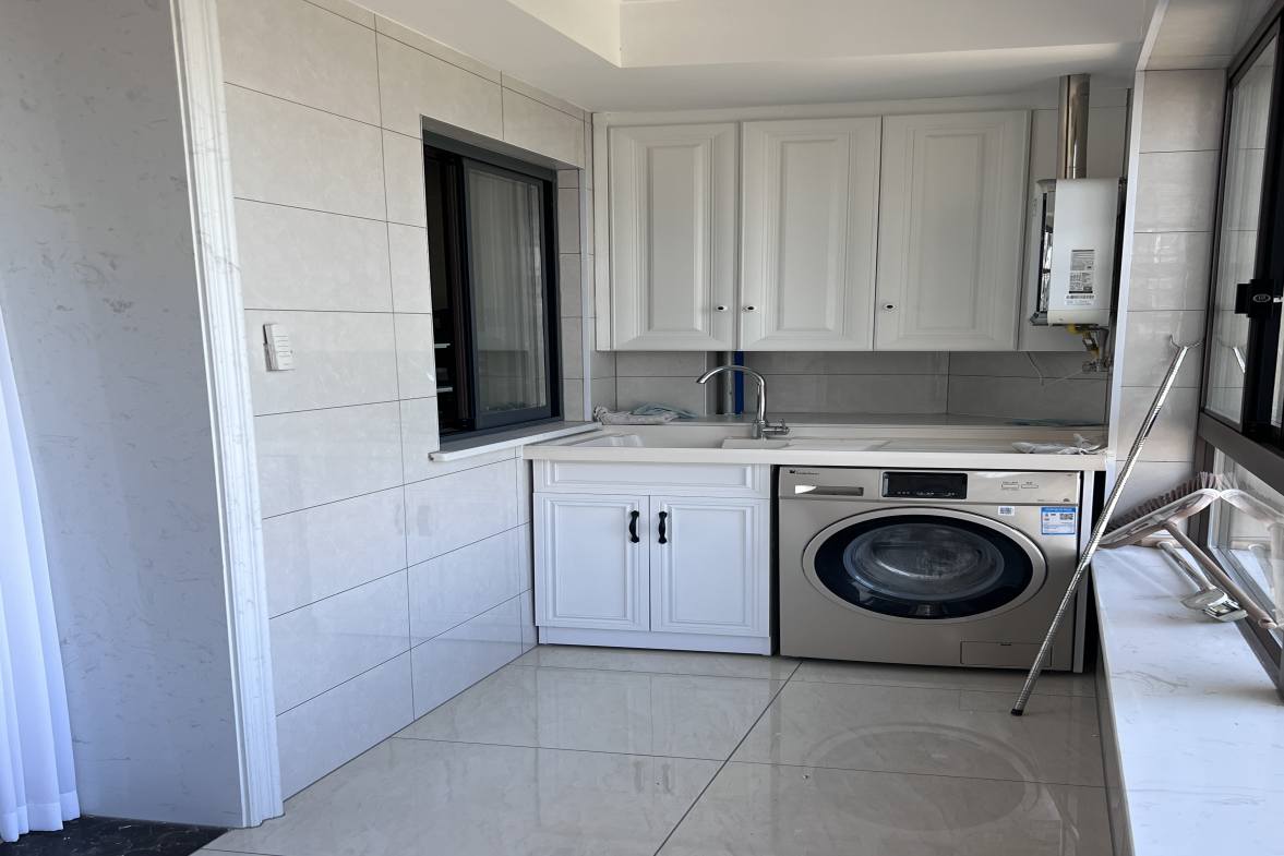 恒大南湖半岛  2室2厅2卫    3500.0元/月室内图