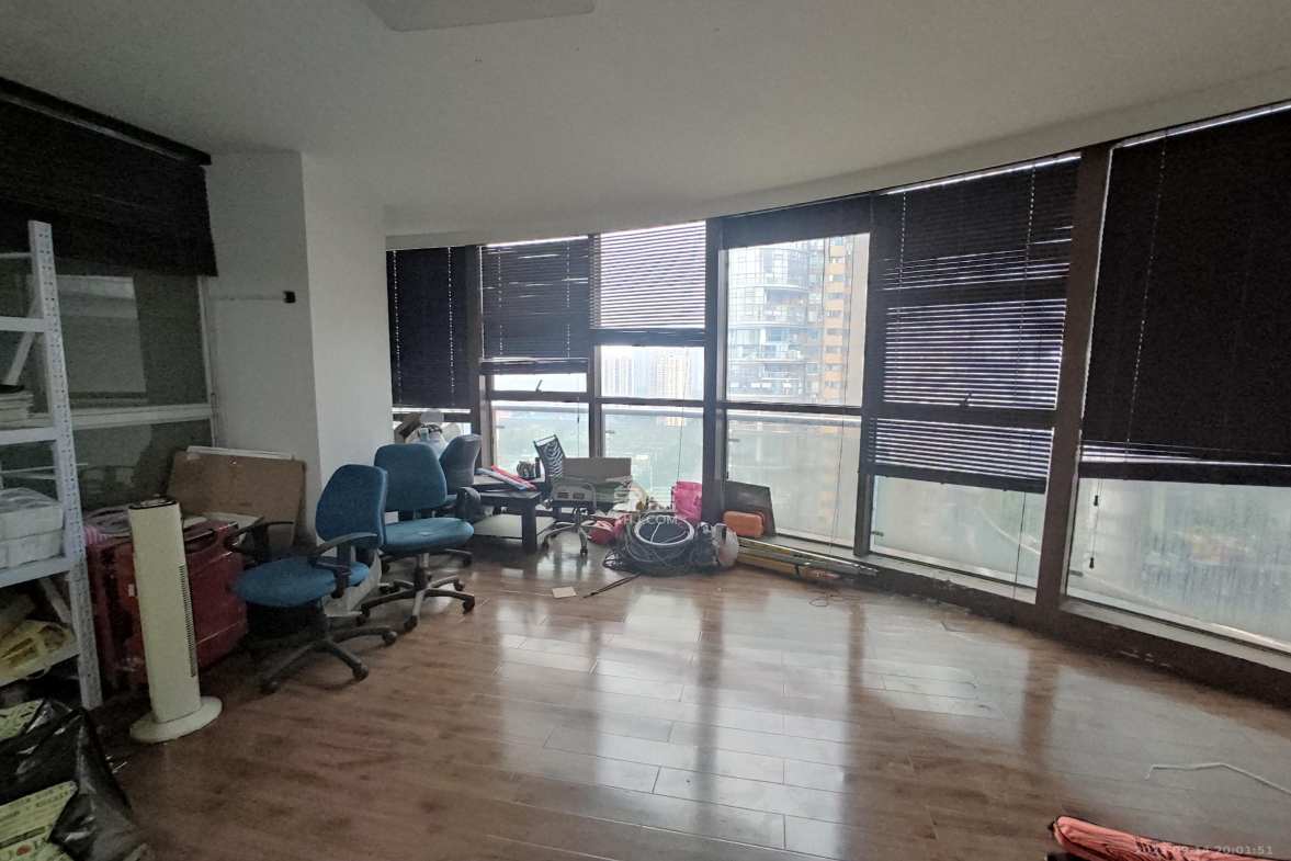 湘江世纪城富湾国际  4室2厅2卫    8200.0元/月室内图