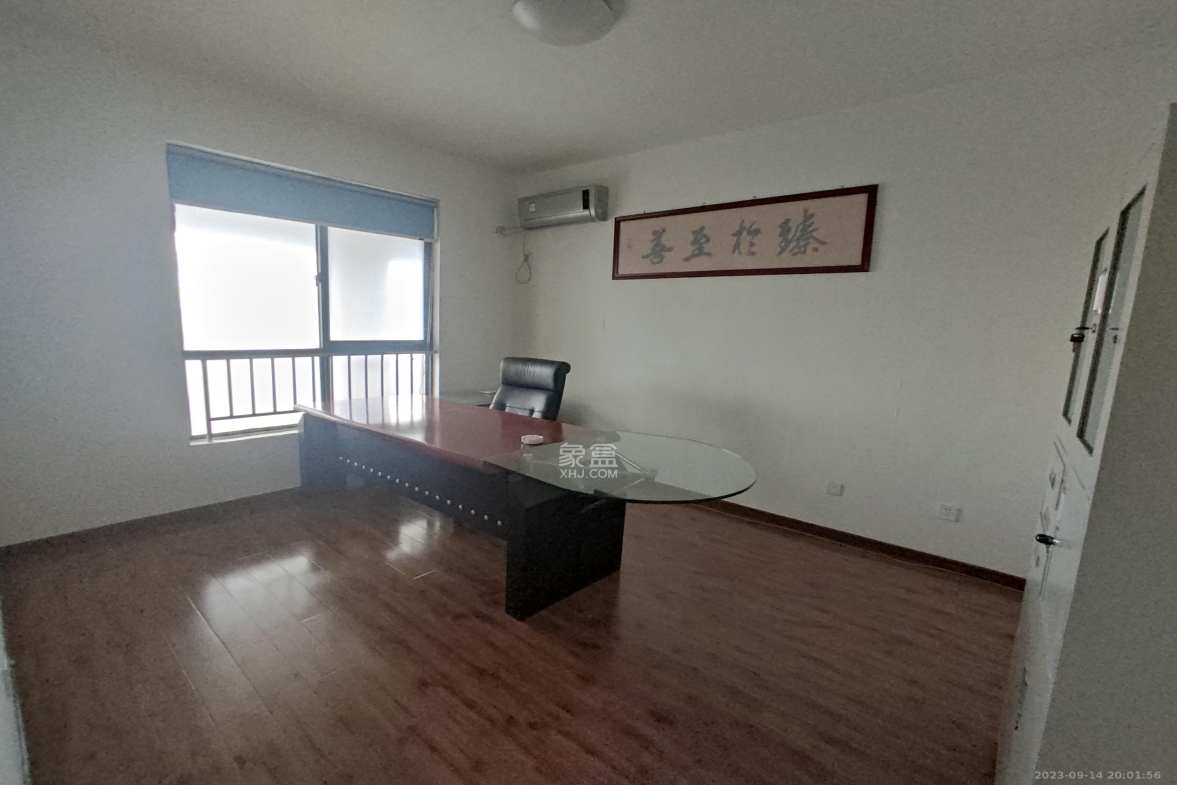 湘江世纪城富湾国际  4室2厅2卫    8200.0元/月室内图