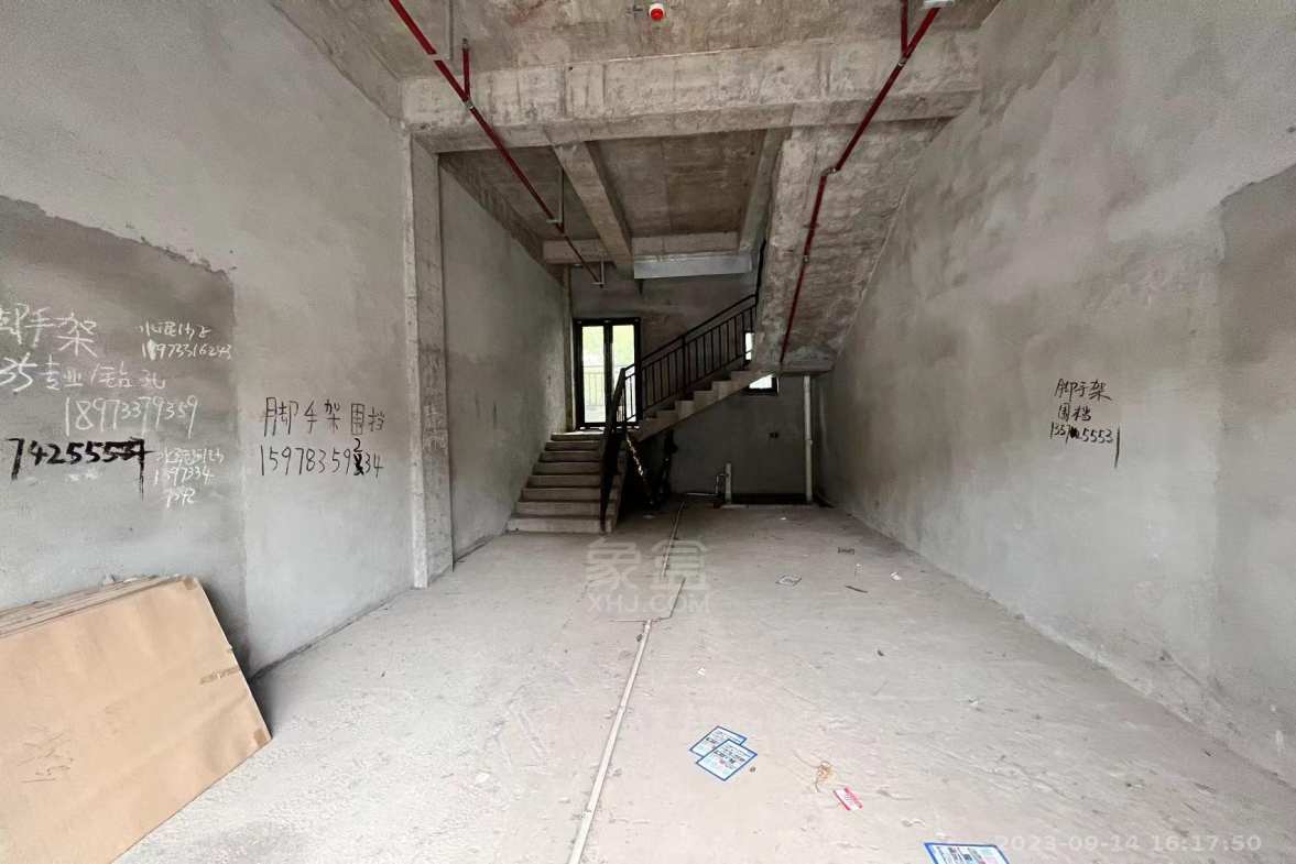 美的铂悦府  1室1厅1卫    8500.0元/月室内图1