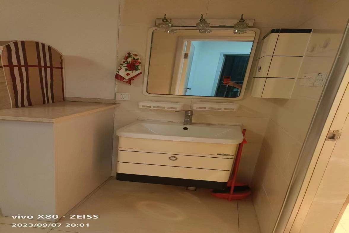 桃花里  1室1厅1卫   1200.00元/月室内图1