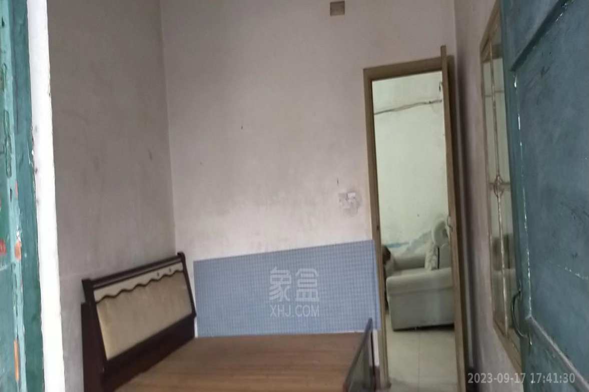 荷叶六村  3室1厅1卫    500.0元/月室内图