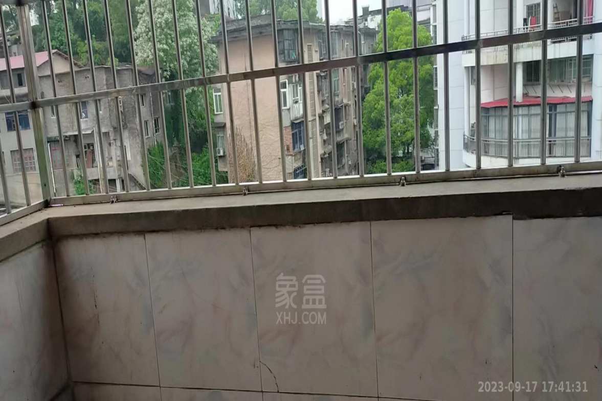 荷叶六村  3室1厅1卫    500.0元/月室内图