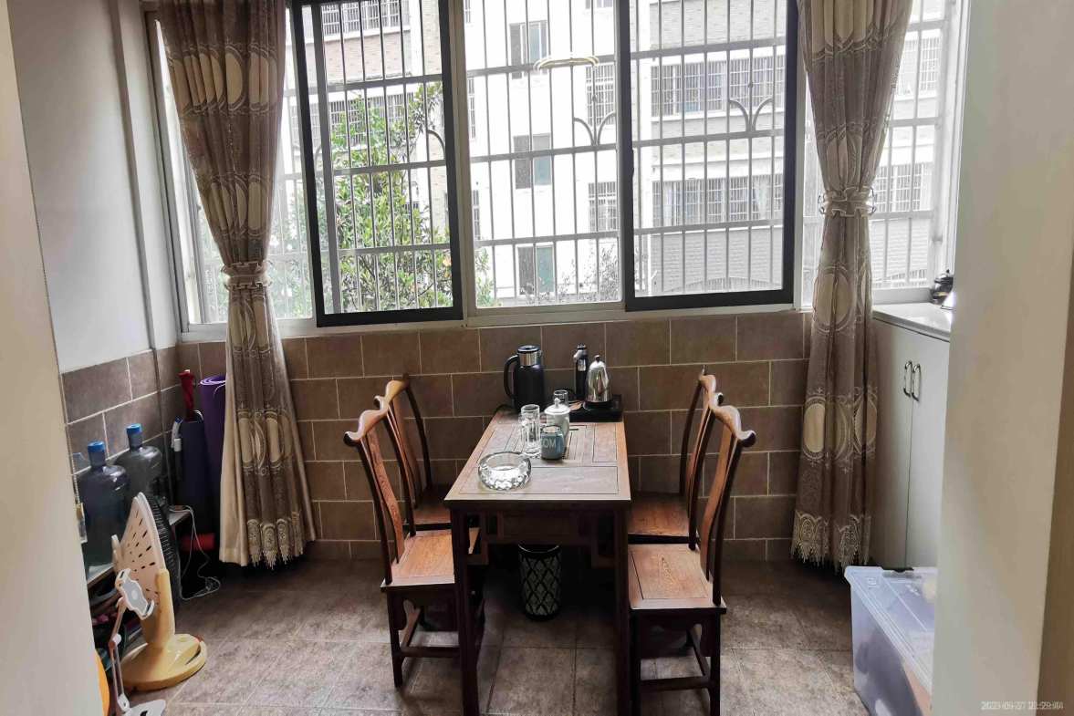 湘水栗园  3室2厅2卫    1800.0元/月室内图