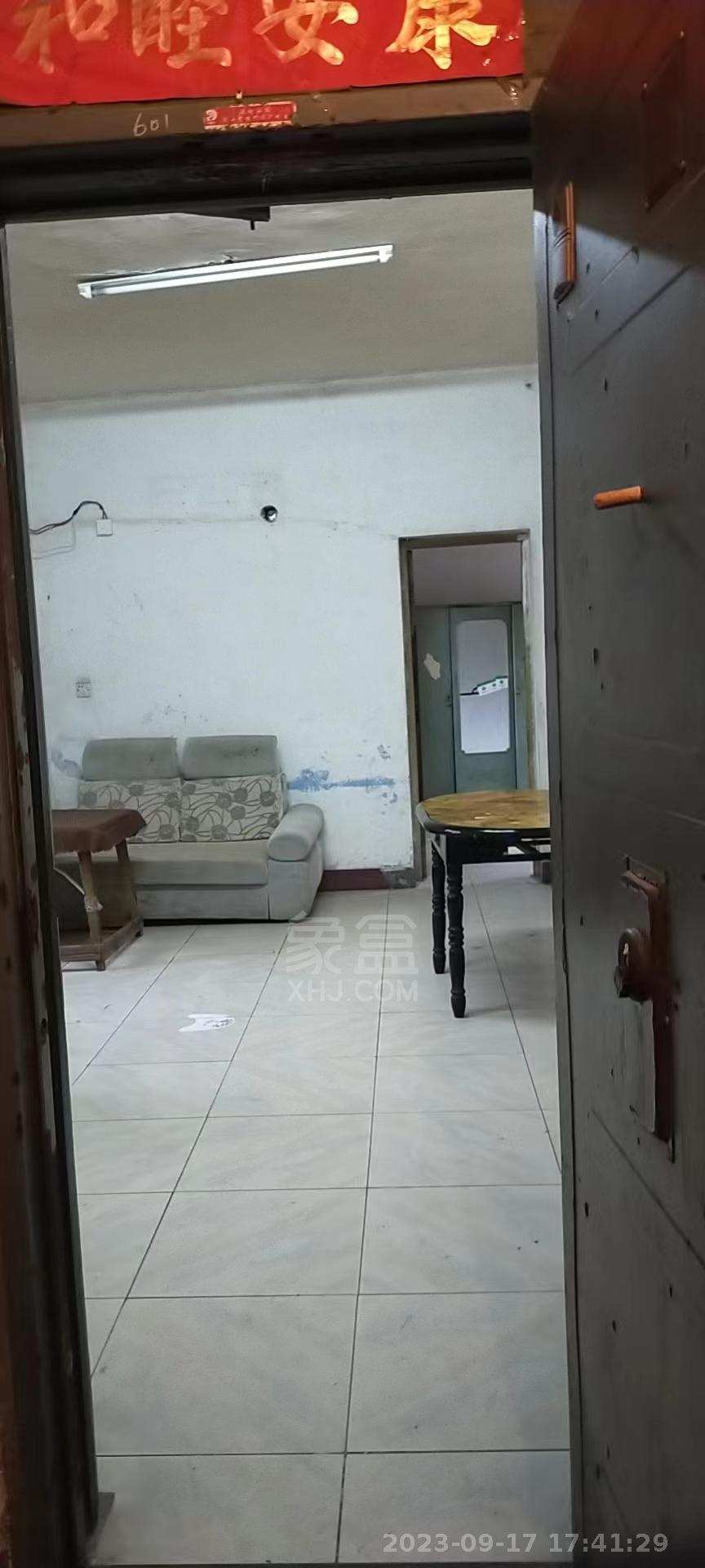 荷叶六村  3室1厅1卫    500.0元/月室内图1