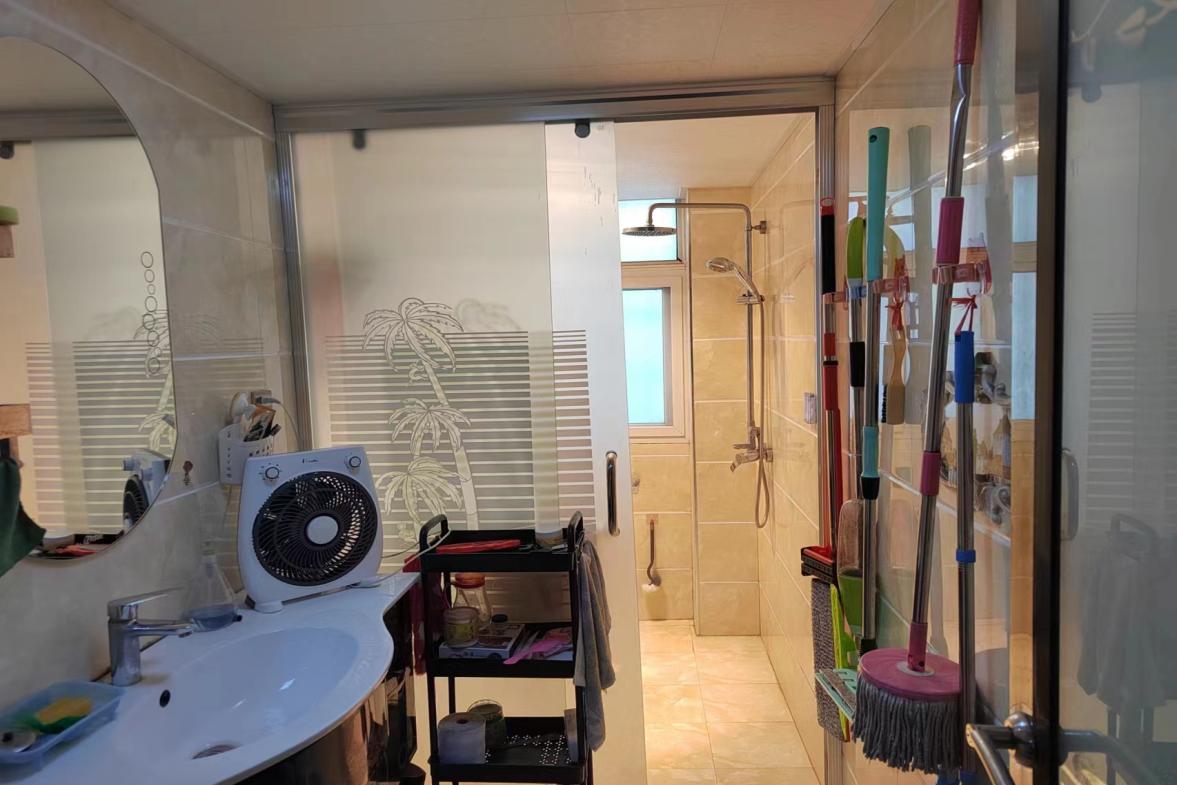 锦绣和园 3室2厅2卫 72.8万 锦绣和园 3室2厅2卫 72.8万卧室