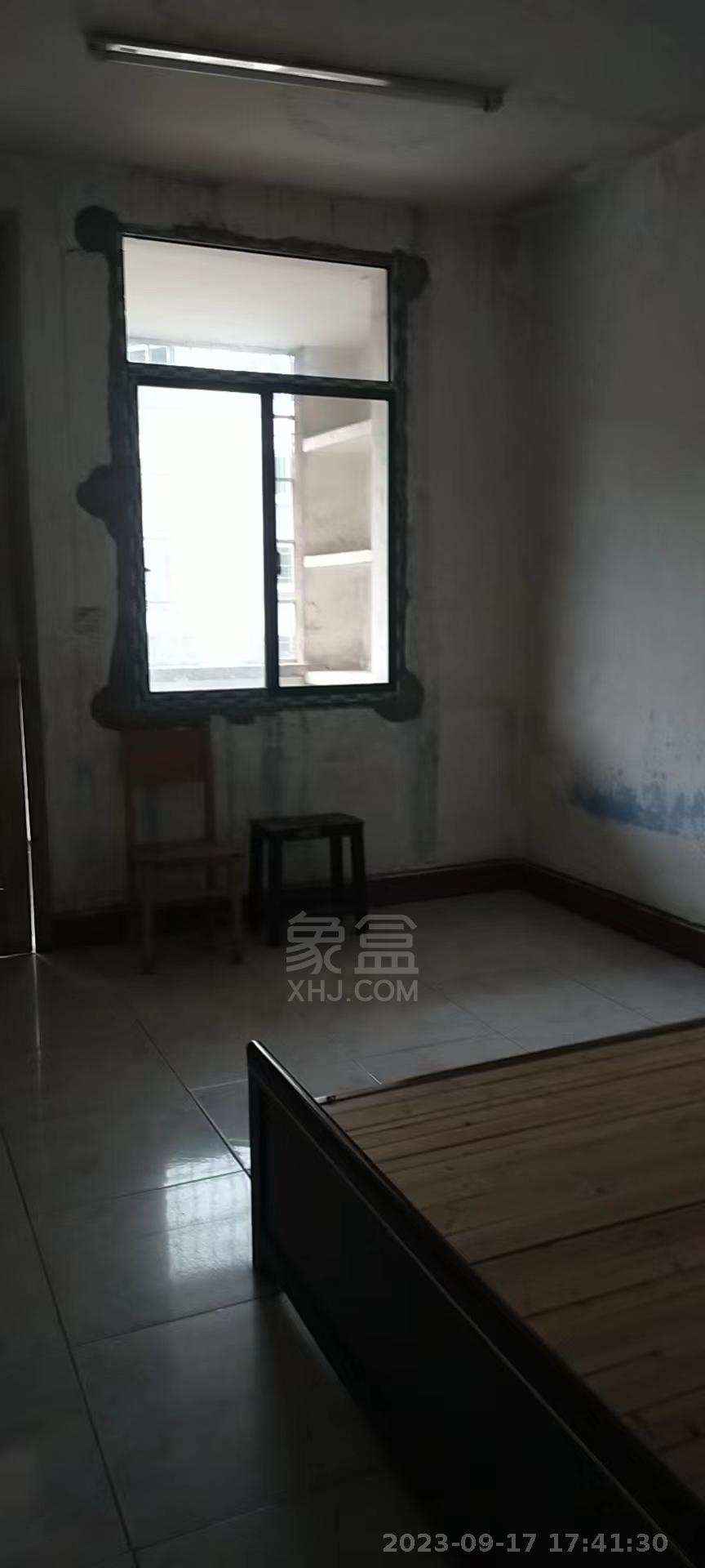 荷叶六村  3室1厅1卫    500.0元/月室内图