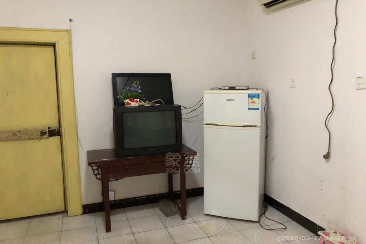 野鸭冲(新屋街) 1室1厅1卫 600.0元/月 野鸭冲(新屋街) 1室1厅1卫 600.0元/月室内图