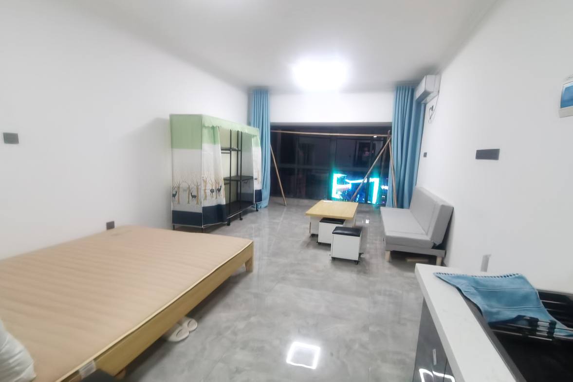 金钟大雁城  1室1厅1卫    1700.0元/月室内图1