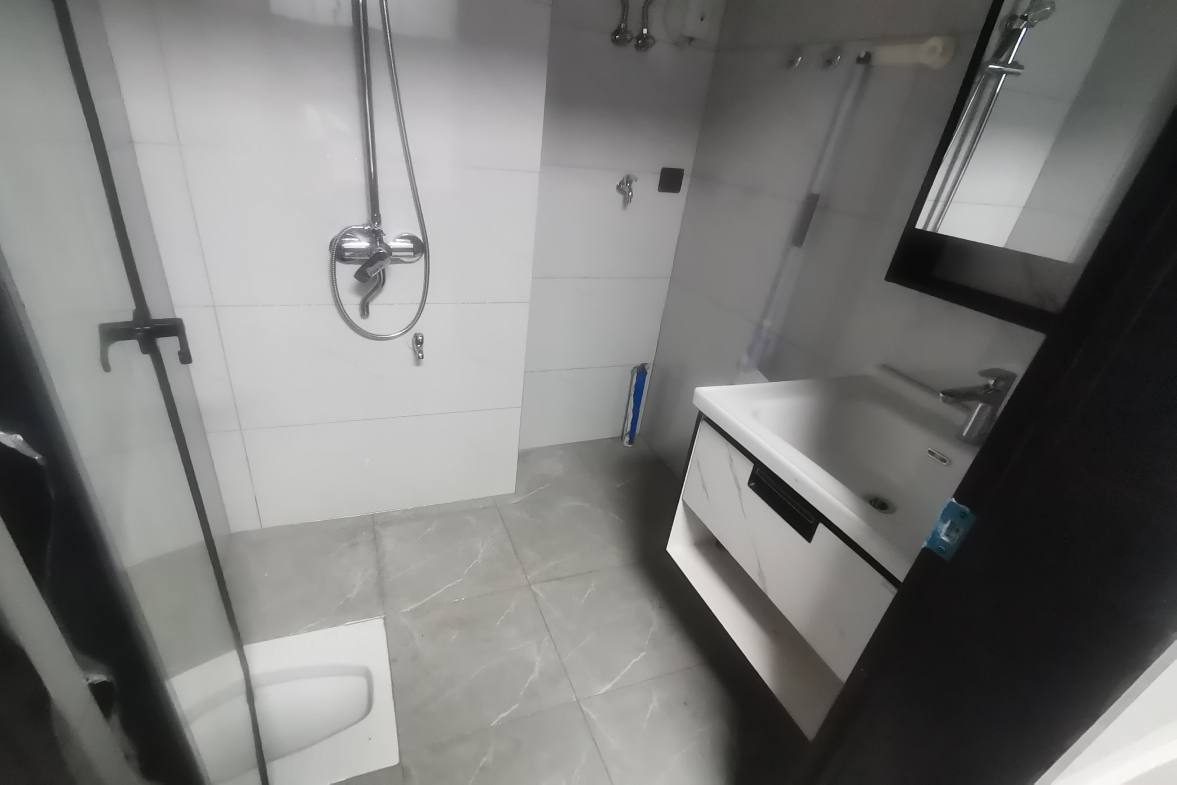 金钟大雁城  1室1厅1卫    1700.0元/月室内图