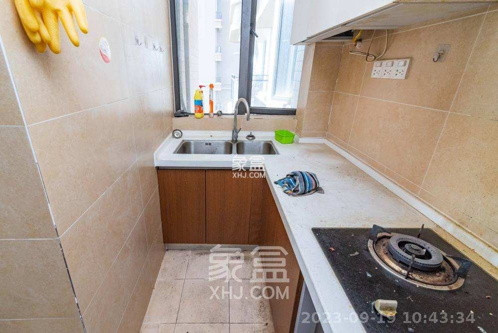 旺德府恺悦国际  3室2厅2卫    2300.0元/月室内图