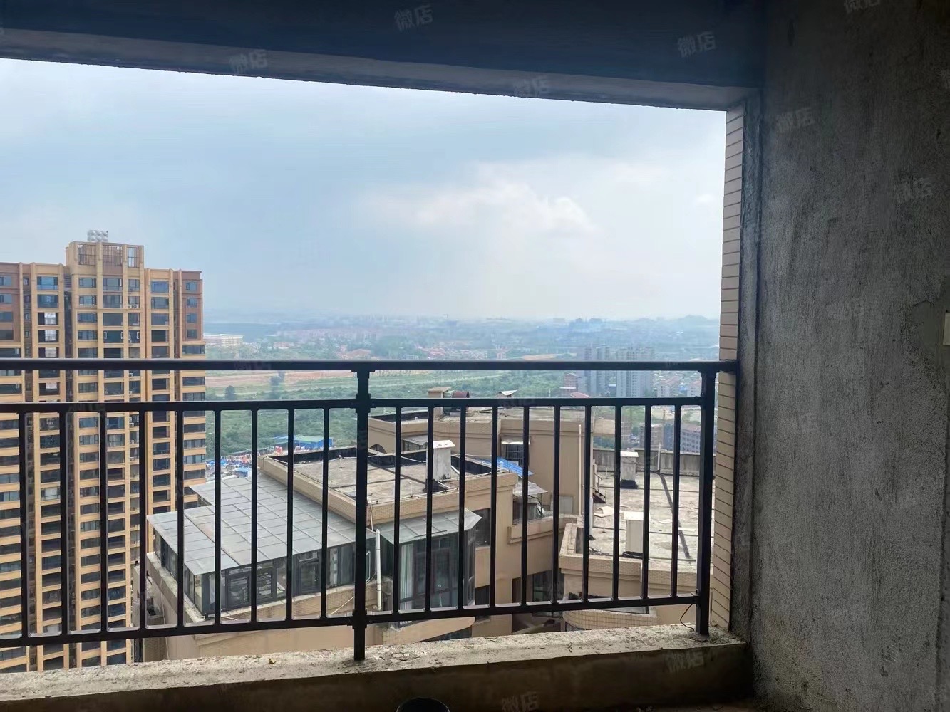 龙湾国际  3室2厅2卫    69.8万