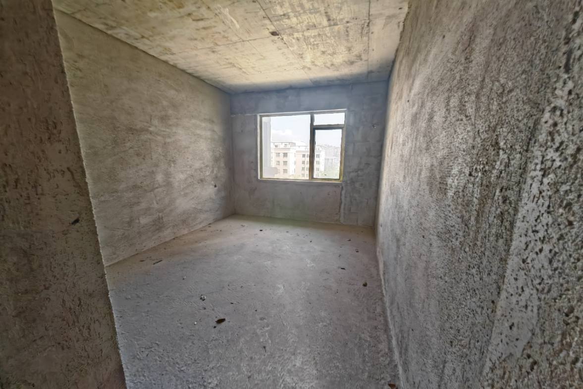 株山国际世家  3室2厅2卫    89.8万客厅