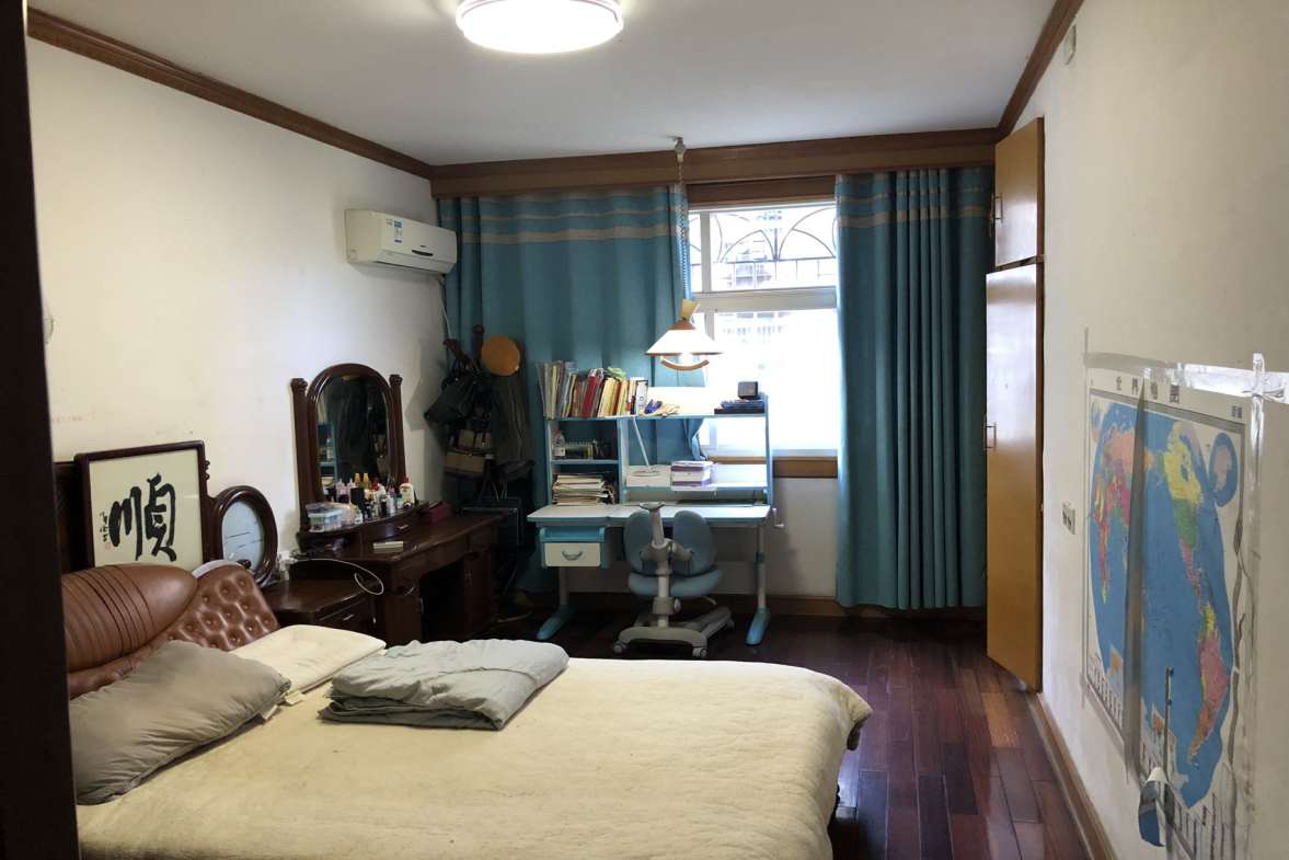 娄底市公安局老家属院  3室2厅1卫    60.0万客厅