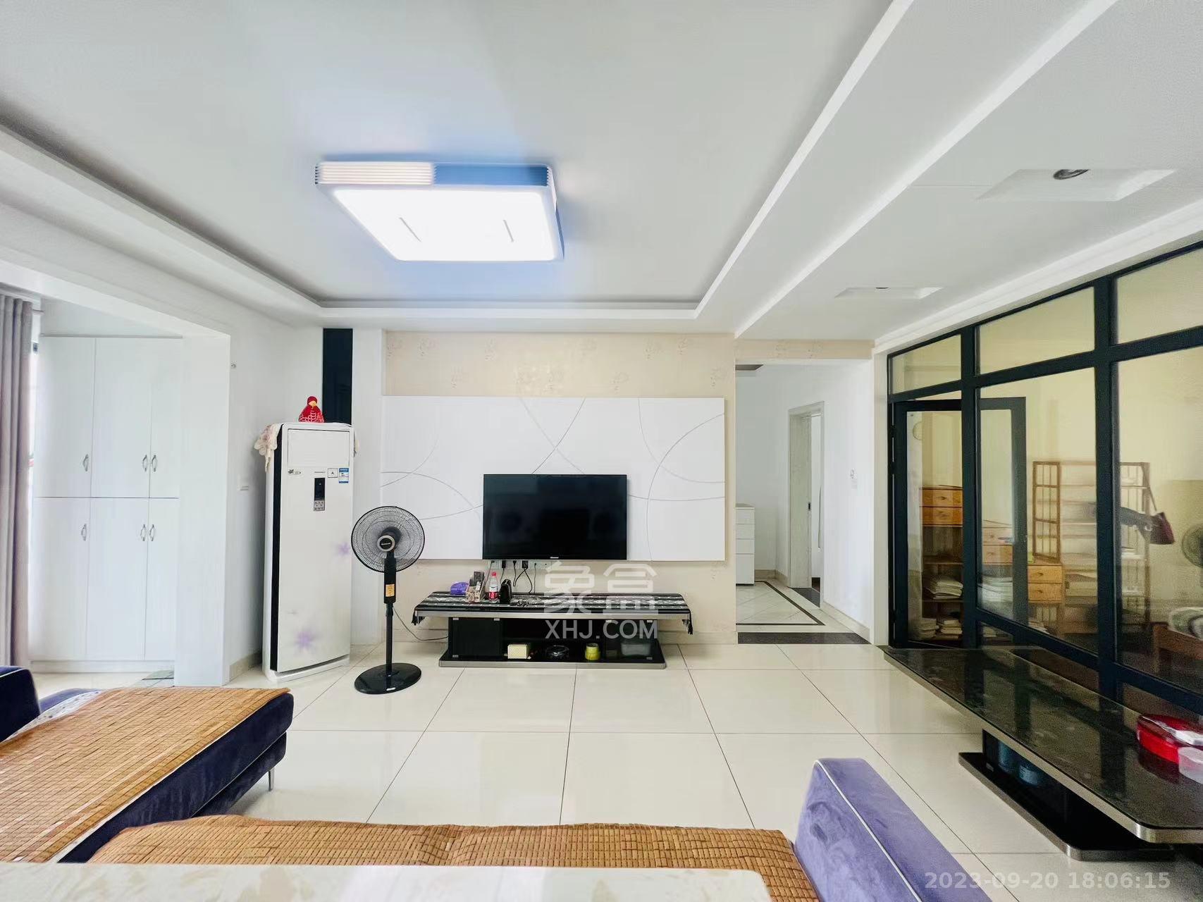 中建麓山和苑  3室2厅1卫   2200.00元/月