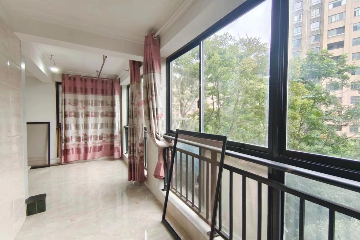 滨水新境界  3室2厅1卫    1700.0元/月室内图