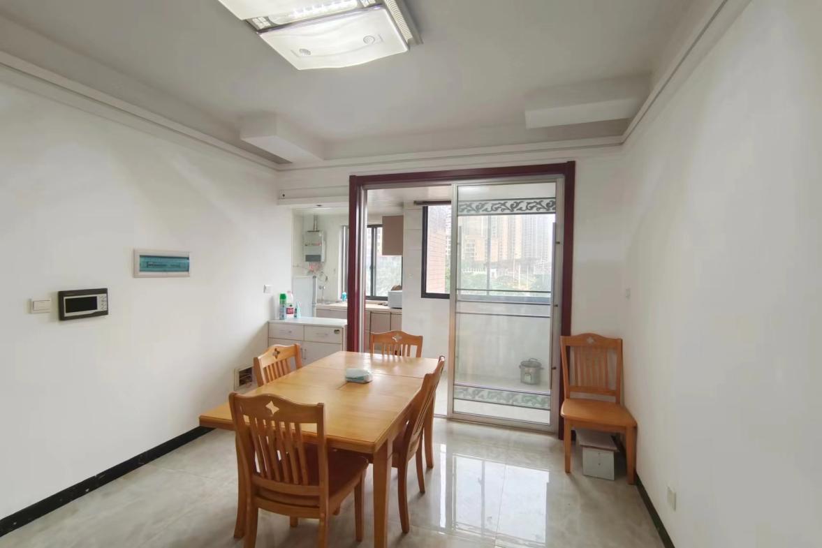 滨水新境界  3室2厅1卫    1700.0元/月室内图