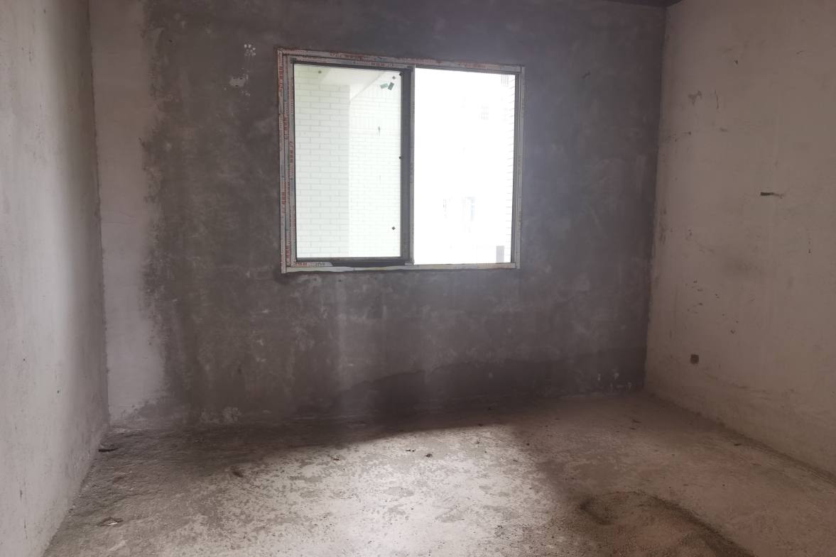 龙一星城  5室2厅2卫    90.0万客厅