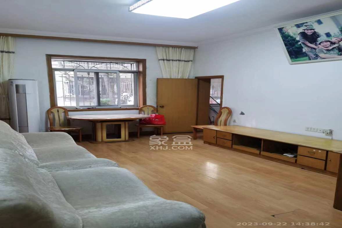 湘农桥社区  3室1厅1卫   2300.00元/月室内图1