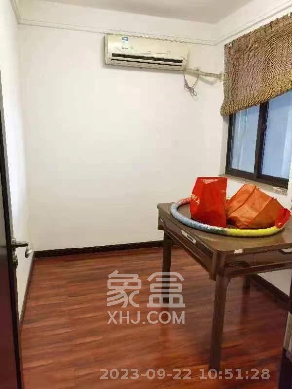 绿地中央广场  3室2厅1卫   2500.00元/月