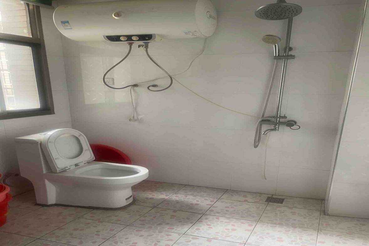 江南名苑  3室2厅2卫    47.8万客厅