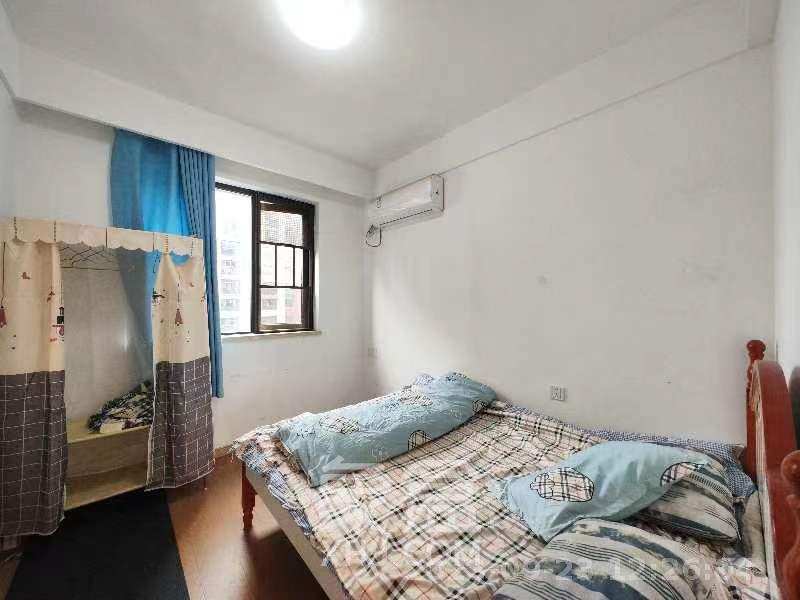 新城国际花都  4室2厅2卫    2200.0元/月室内图