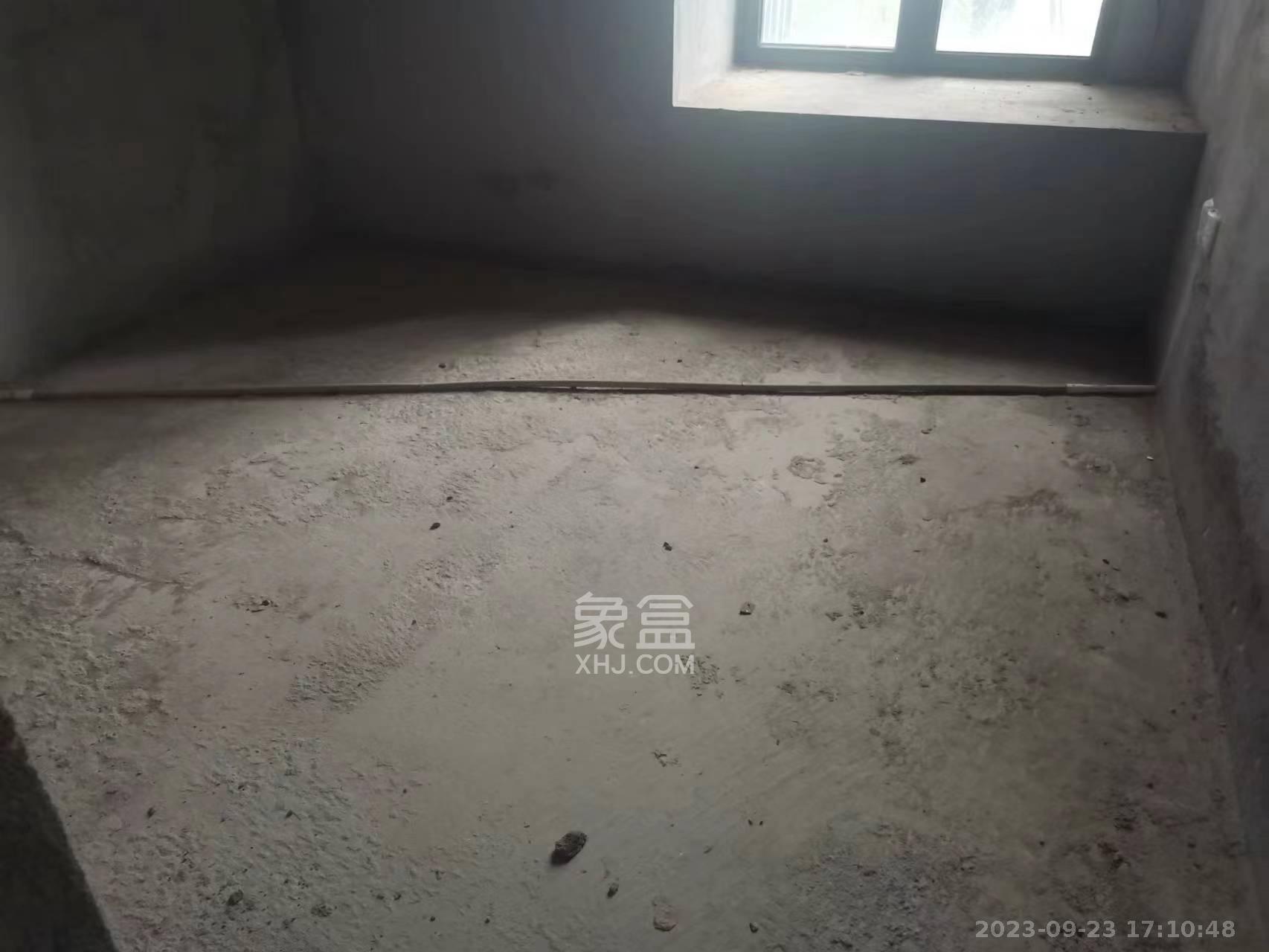 恒大文化旅游城  3室1厅1卫   1800.00元/月