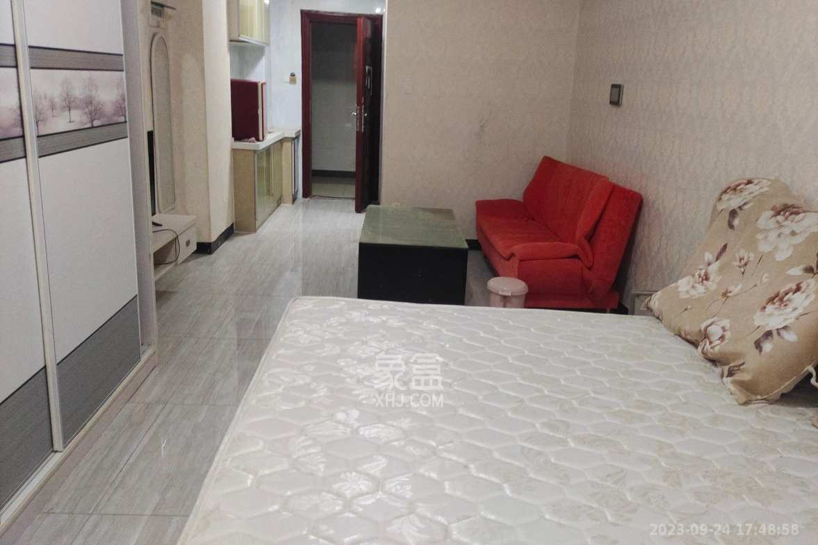 润和紫郡一期  1室1厅1卫   1500.00元/月室内图1